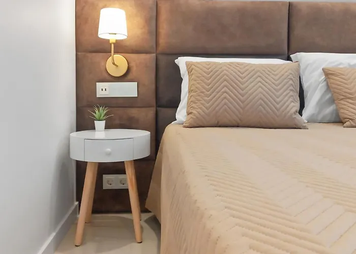 Seven Seas Apartments